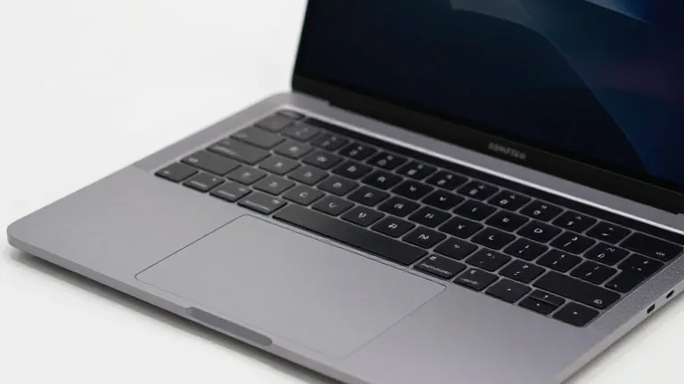 Illustration for: Redesigned MacBook Pro costs more, runs same chips